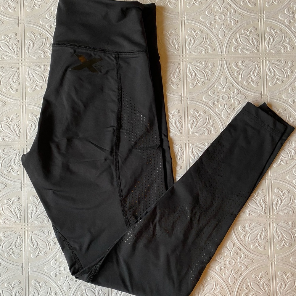 2XU compression leggings 7/8 length
